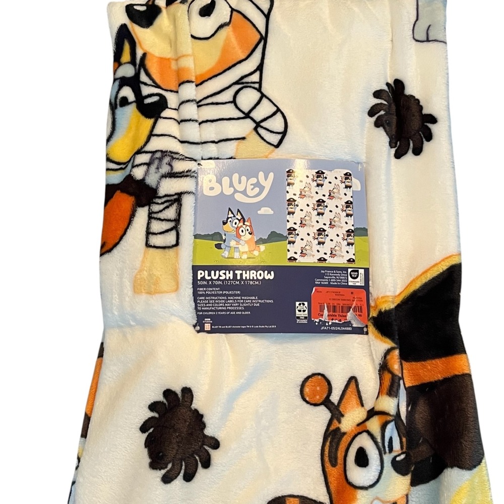 New Bluey Halloween Plush Throw Blanket 50x70 Pirate Spider Mummy - Picture 2 of 8